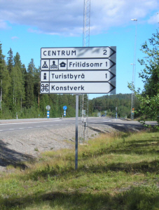 Hinweis auf ein Kunstwerk in der schwedischen Provinz